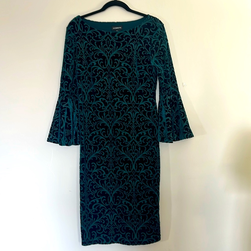 Liz Claiborne 3/4 Bell Sleeve Sheath Dress Velvet Burnout Green